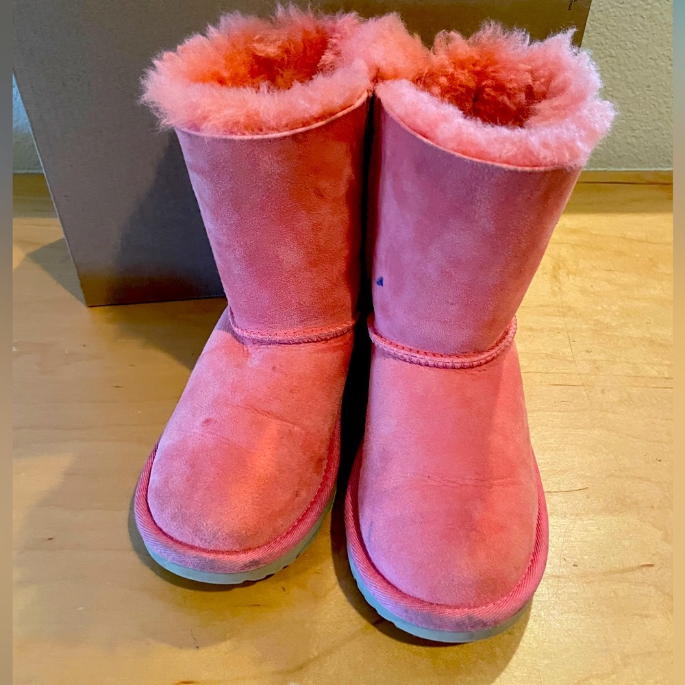 Bailey Bow girls UGGS boots size 12